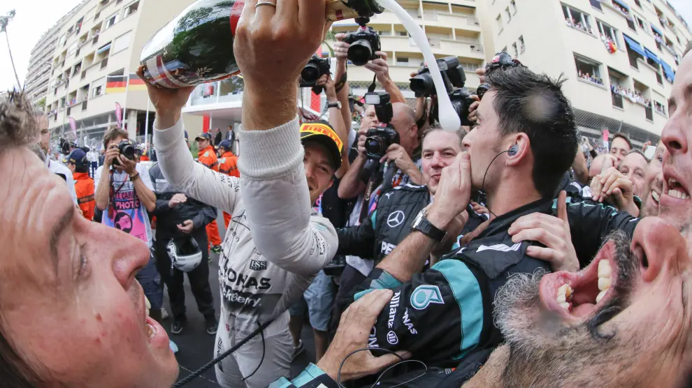 Rosberg celebra su victoria en Mónaco