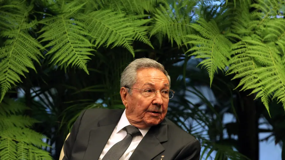 El Presidente de Cuba, Raúl Castro, durante una reunión con su homólogo de El Salvador, Salvador Sánchez.