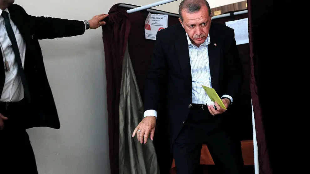 Recep Tayyip Erdogan tras votar este domingo
