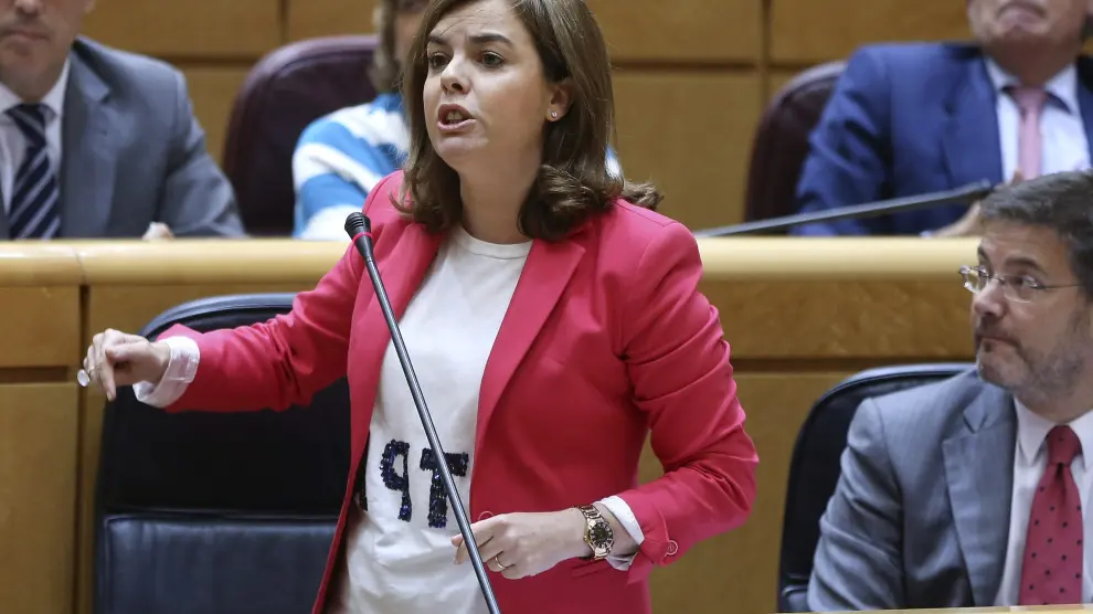 La vicepresidenta del Gobierno, Sáenz de Santamaría, durante su intervención en el Senado.