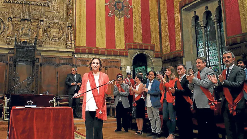 Ada Colau durante el acto de su investidura como alcaldesa de Barcelona.