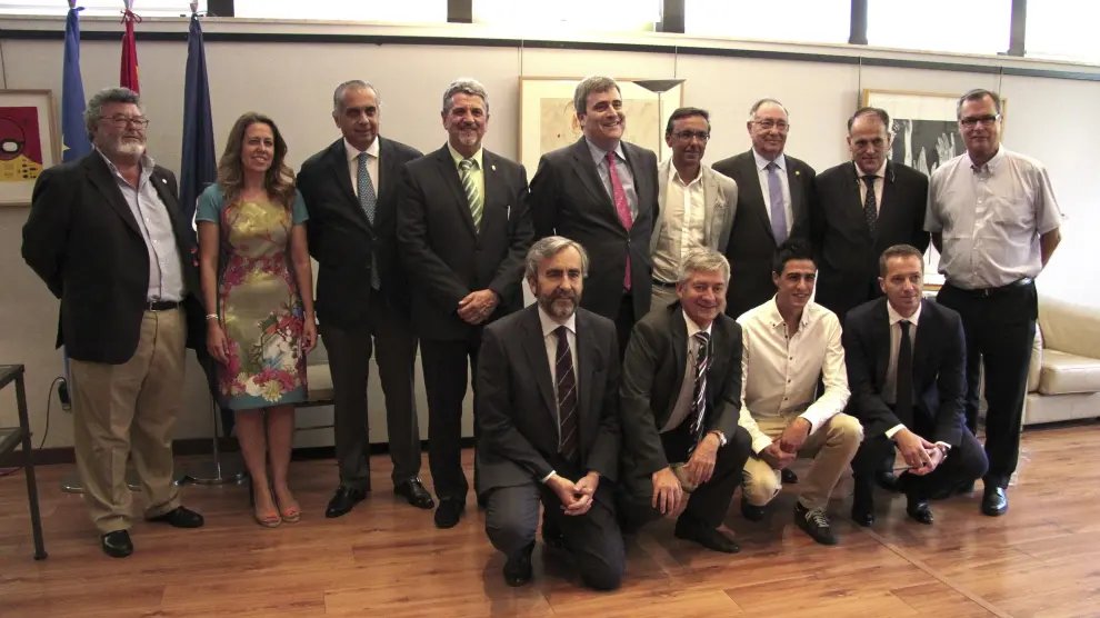 Javier Tebas junto con los principales responsables de las instituciones deportivas de España.