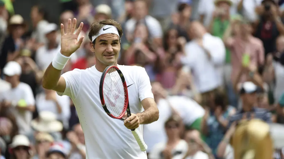 El tenista suizo Roger Federer celebra su victoria.