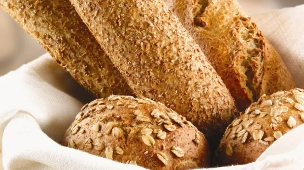 El pan integral es un alimento básico en una dieta sana y equilibrada