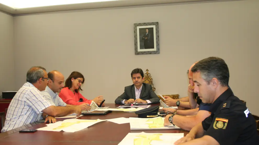 El Alcalde de Huesca, Luis Felipe, ha presidido la reunión.