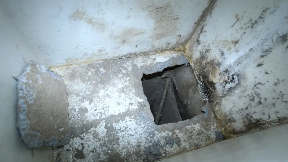 El interior del túnel por el que escapó de prisión el Chapo Guzmán