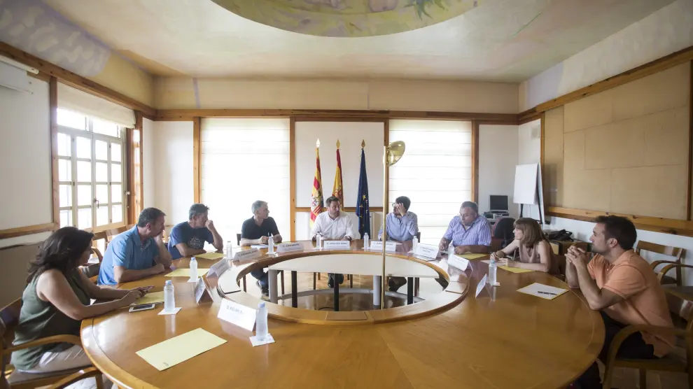 José Luis Soro en la reunión con los alcaldes de los pueblos que piden el desdoblamiento de la N-232.