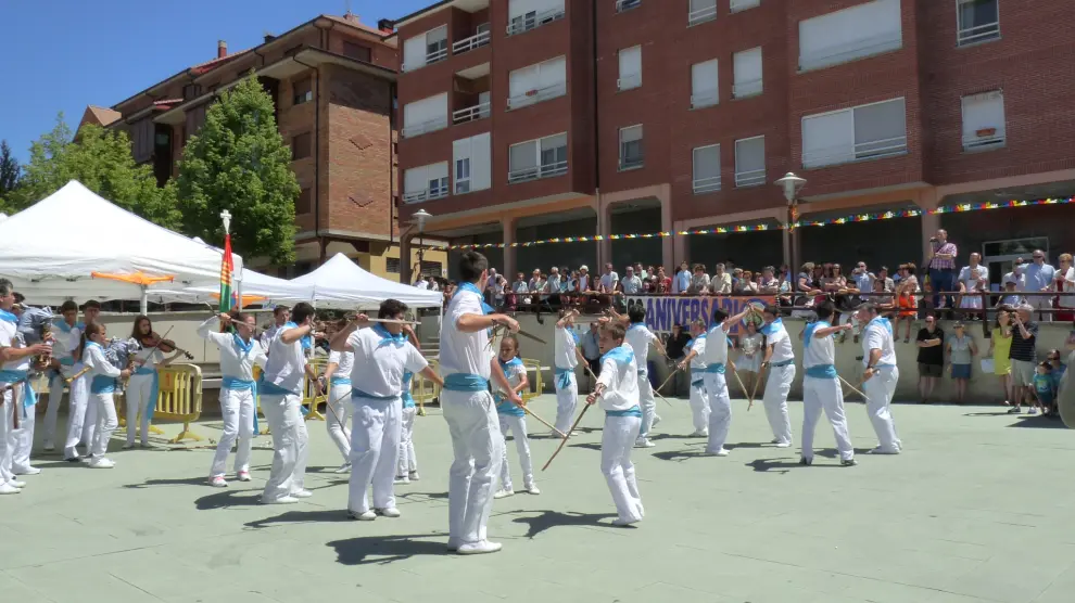 ​Sabiñánigo celebra el día de Santiago con dances y jotas