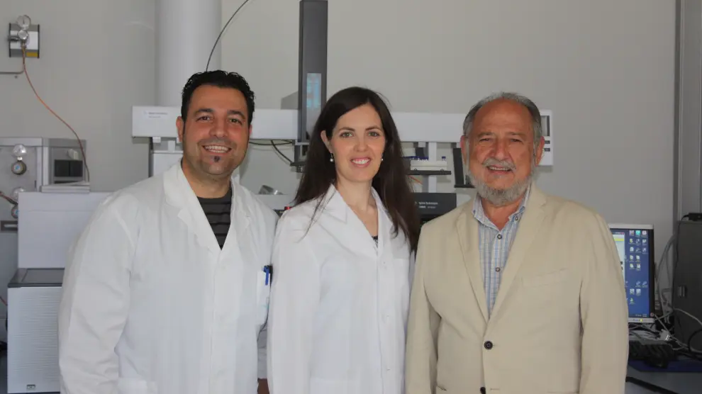 Los investigadores Vito Verardo, Ana María Gómez-Caravaca y Alberto Fernandez-Gutierrez, tres de los autores de este trabajo.