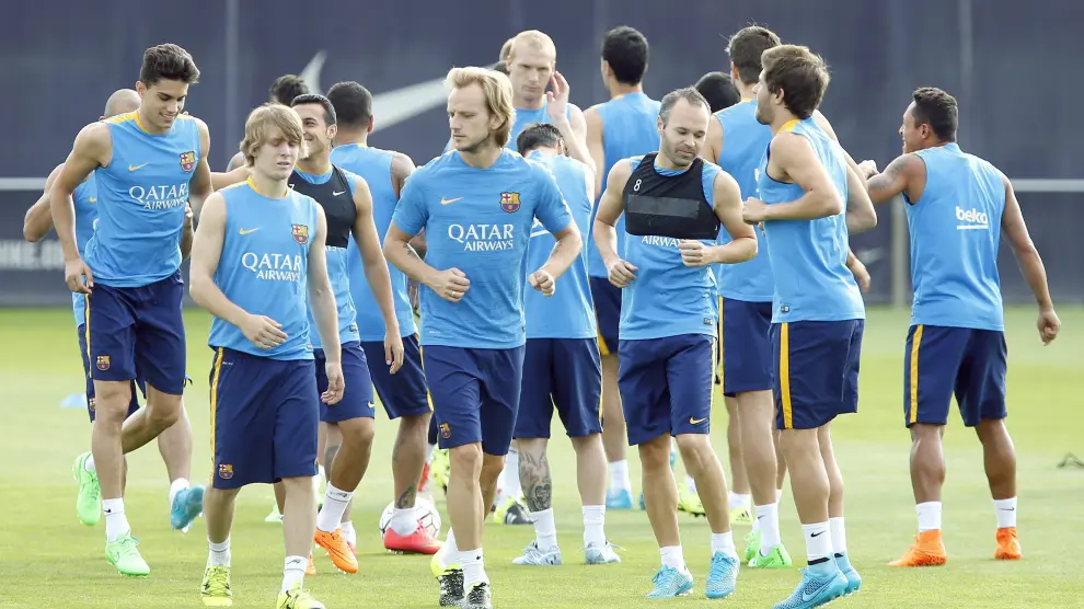Los jugadores del Barcelona, durante un entrenamiento