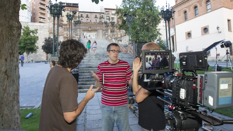 Miguel Ángel Lamata daba instrucciones este lunes a los técnicos a los pies de la Escalinata, antes de comenzar el rodaje.