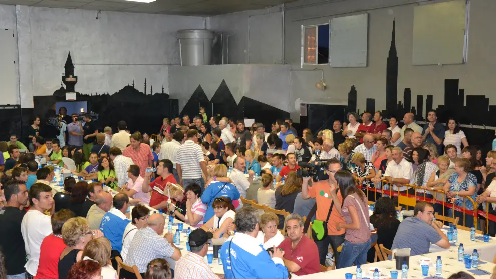 El Concurso Oficial de Comedores de Albóndigas de Tabuenca acoge de año en año a participantes de las tres provincias aragonesas.