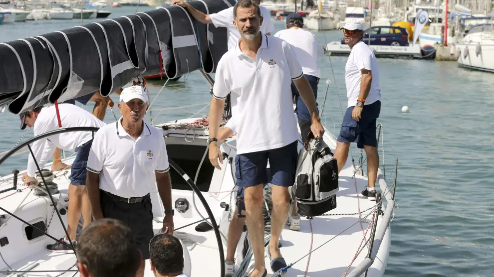 El rey Felipe ha llegado al club Naútico de Palma para tomar parte de la tercera jornada de la Copa del Rey de Vela.