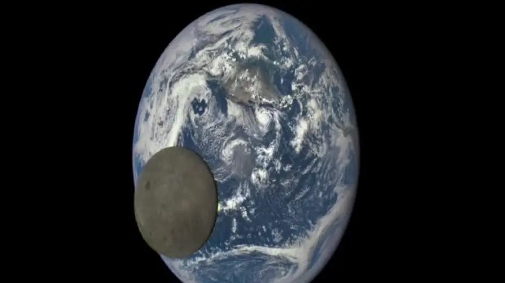 La NASA capta el lado oscuro de la Luna iluminado por el Sol