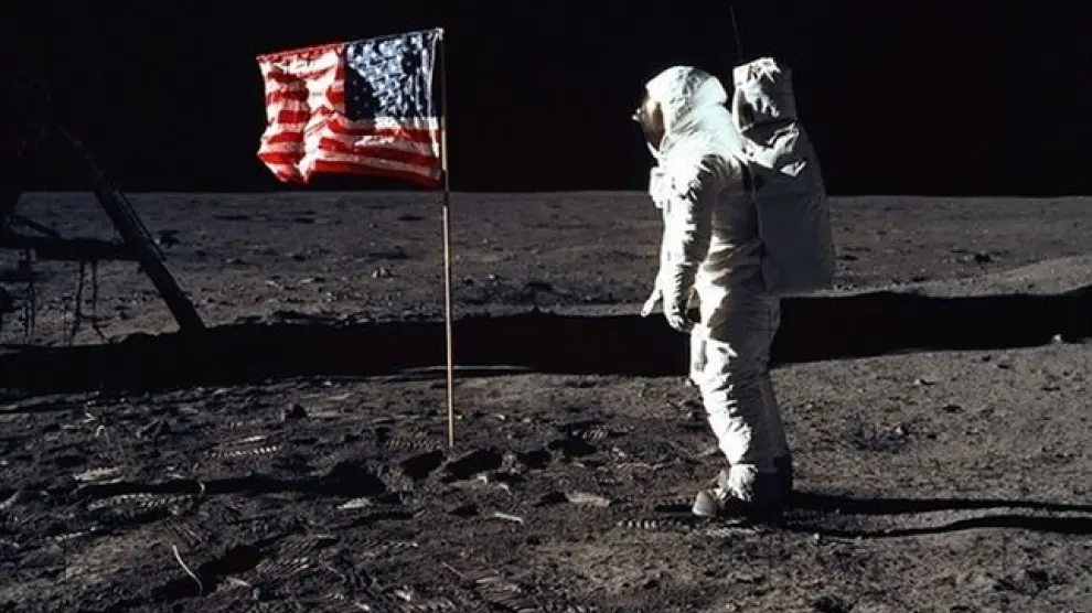 El traje espacial de los primeros hombres que pisaron la Luna, en peligro