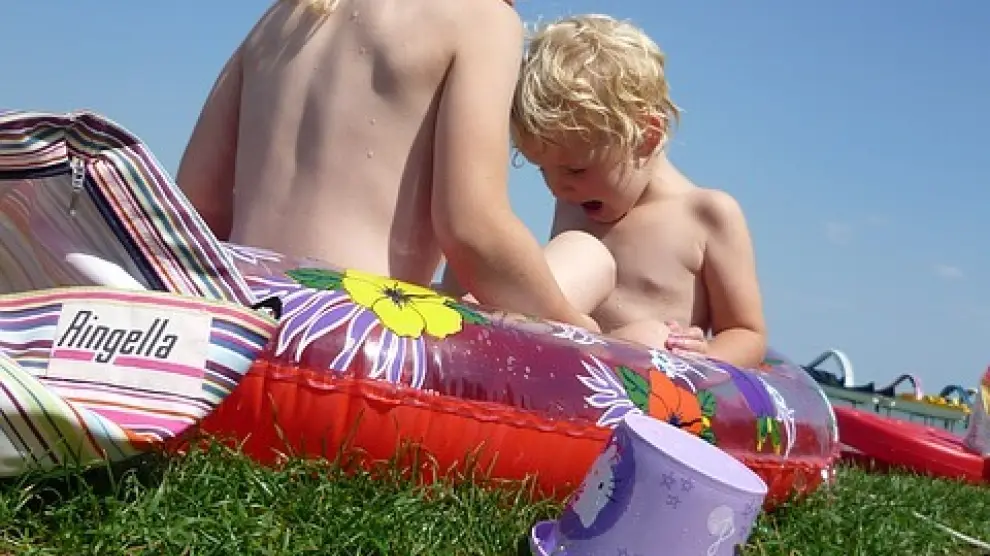 Para prevenirlas, los expertos recomiendan el uso de cremas emolientes específicas para la infancia.