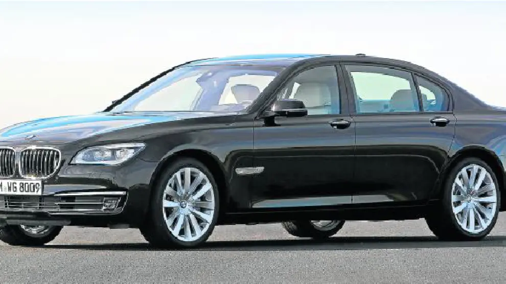 La nueva versión del BMW Serie 7 ofrece una estampa de diseño atractivo, lujoso y exclusivo.