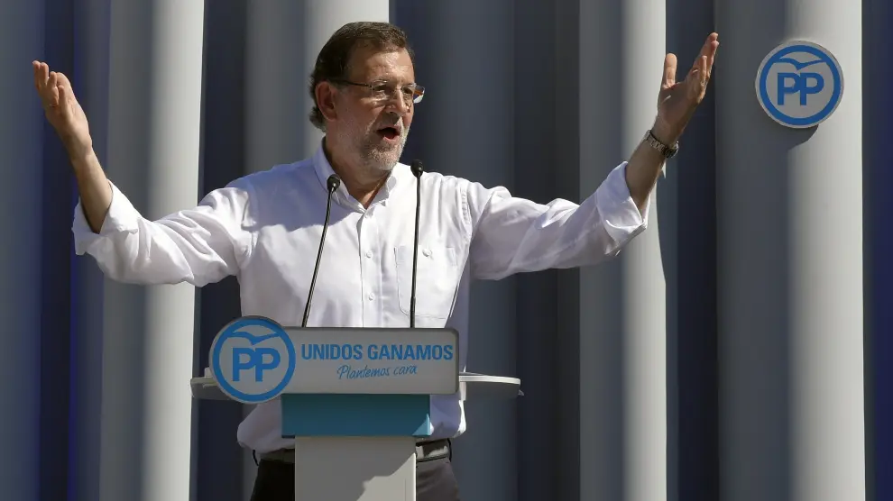 Mariano Rajoy ha reprochado a Artur Mas pretender convertir Cataluña en una "fábrica de extranjeros".