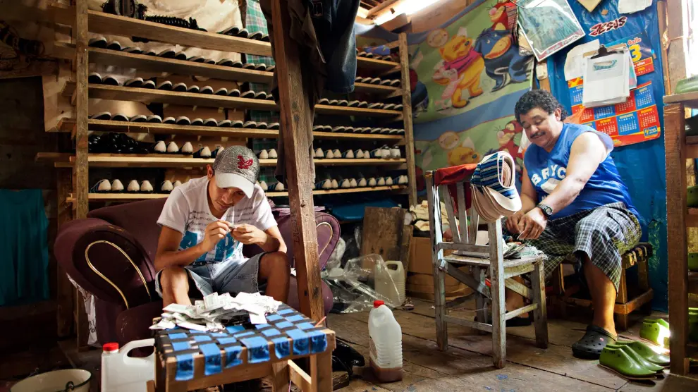 ?'Calzado Limonada', una alternativa para los jóvenes guatemaltecos en riesgo