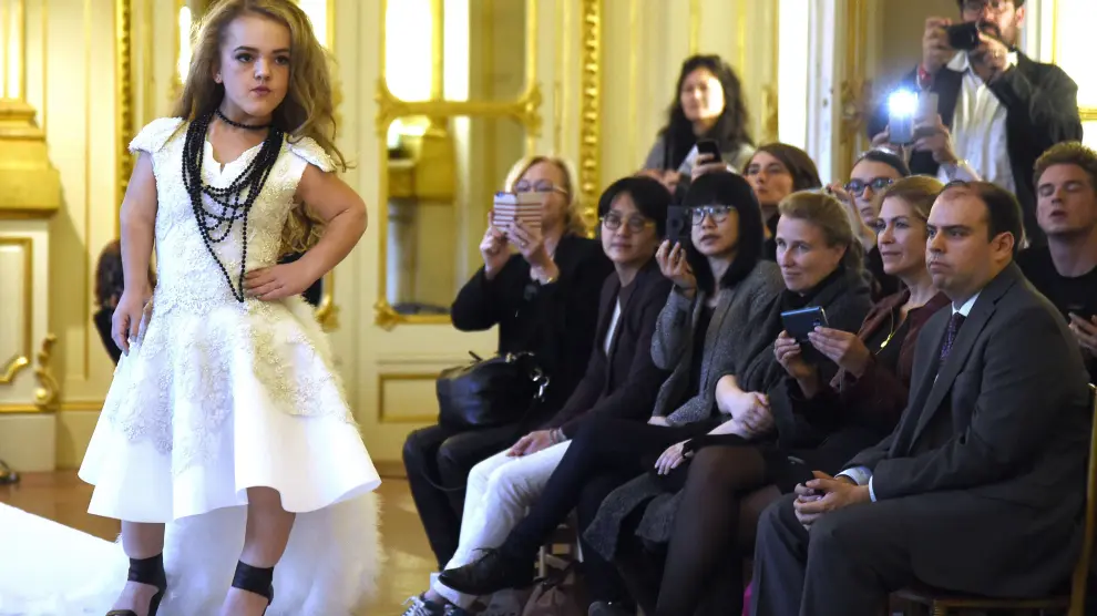 The Dwarf Fashion Show en París