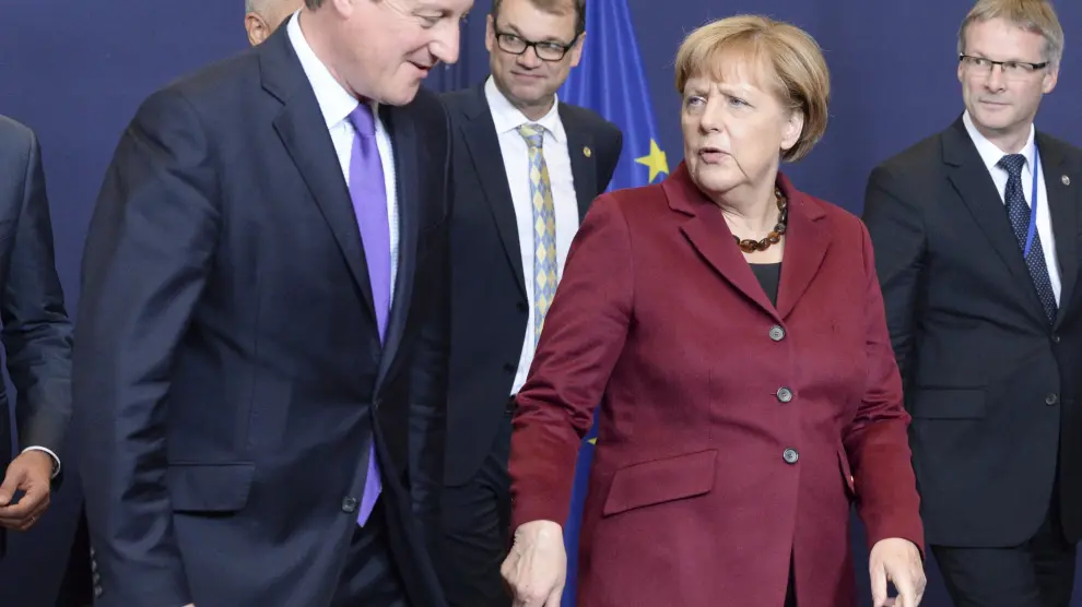 Merkel y Cameron en la reunión de líderes de la UE.