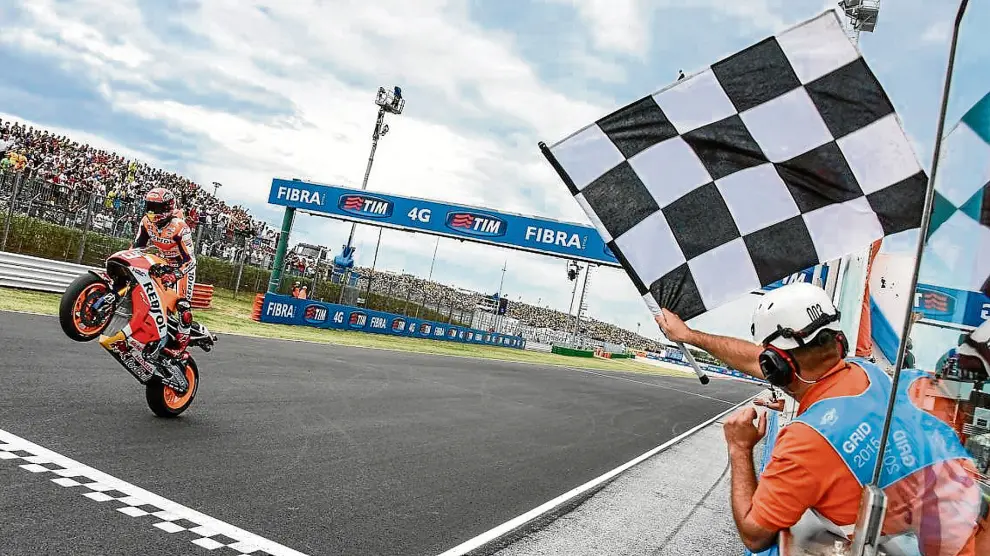 Marc Márquez sumó ayer la primera victoria en Moto GP de su carrera en el circuito italiano de Misano.