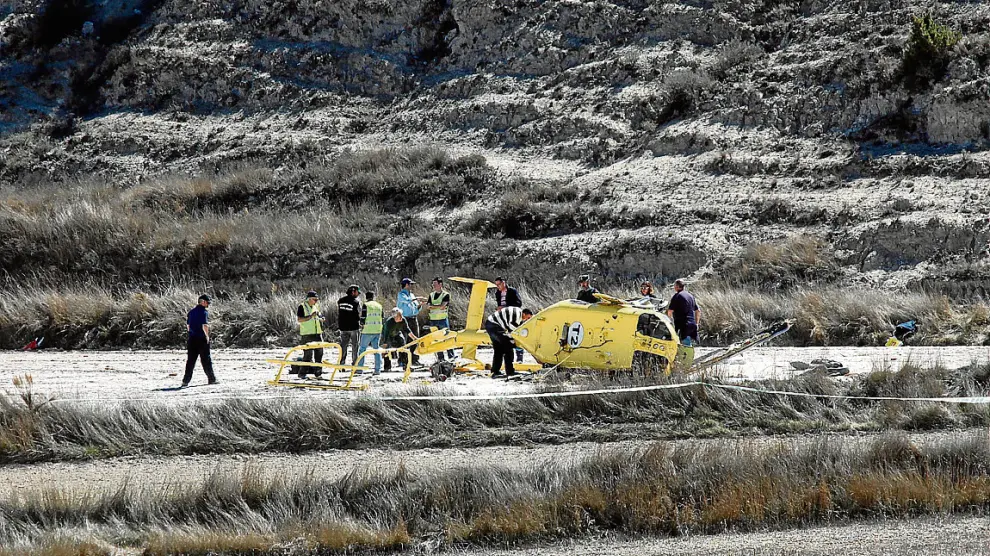 En el helicóptero siniestrado  viajaban el piloto y seis forestales que se dirigían a apagar un incendio surgido en un paraje próximo a Villastar.