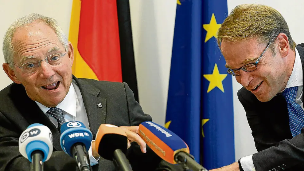 El ministro alemán Wolfgang Schaeuble y el gobernador del Banco de Alemania, Jens Weidmann.