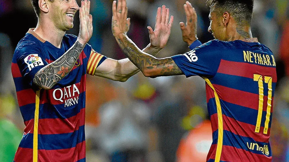 Messi y Neymar celebran el tanto de penalti del argentino, que supuso el 3-0 para el Barça.