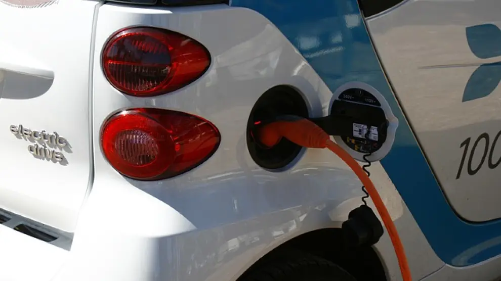 Los consumidores apuestan cada vez más por el coche eléctrico.