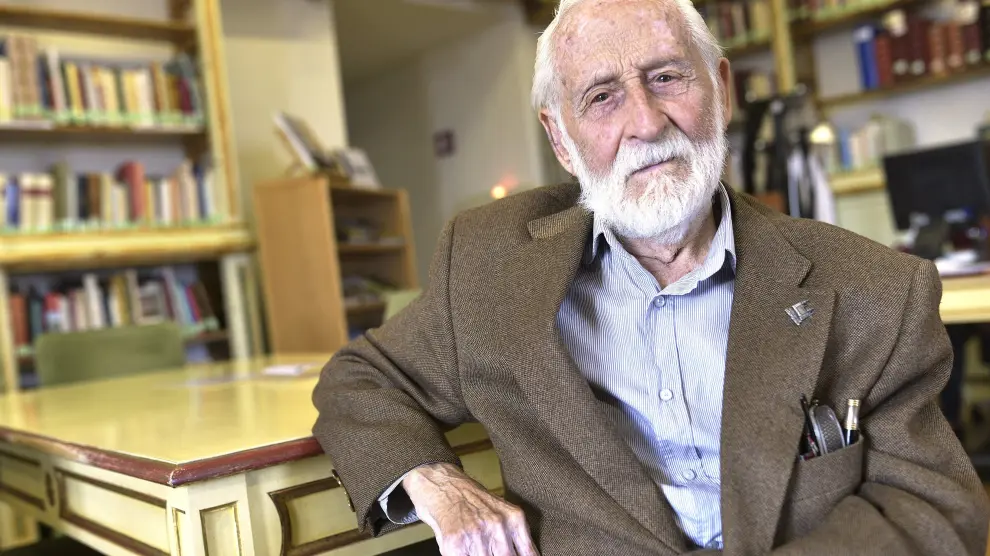 El toledano Paco Sanz de Castro tiene 94 años y es un lector empedernido.
