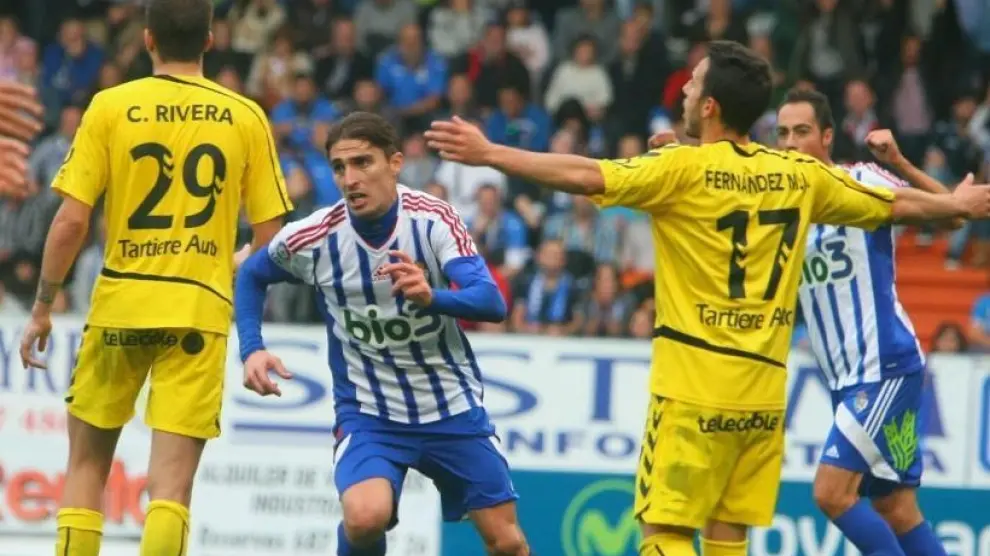 Una imagen del partido entre la Ponferradina y el Oviedo