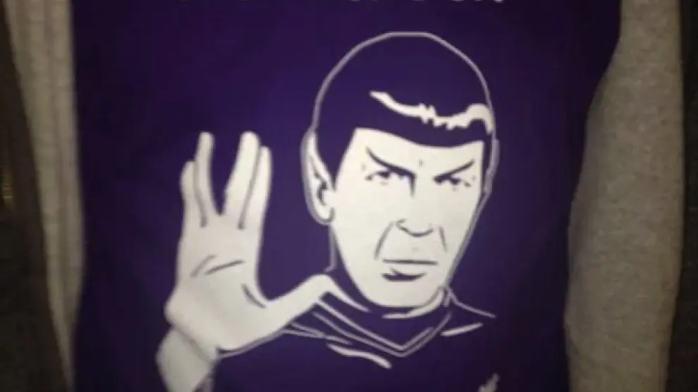 Mr.Spock, que seguía la sesión estampado en la camiseta del diputado de SiQueEsPot Joan Giner