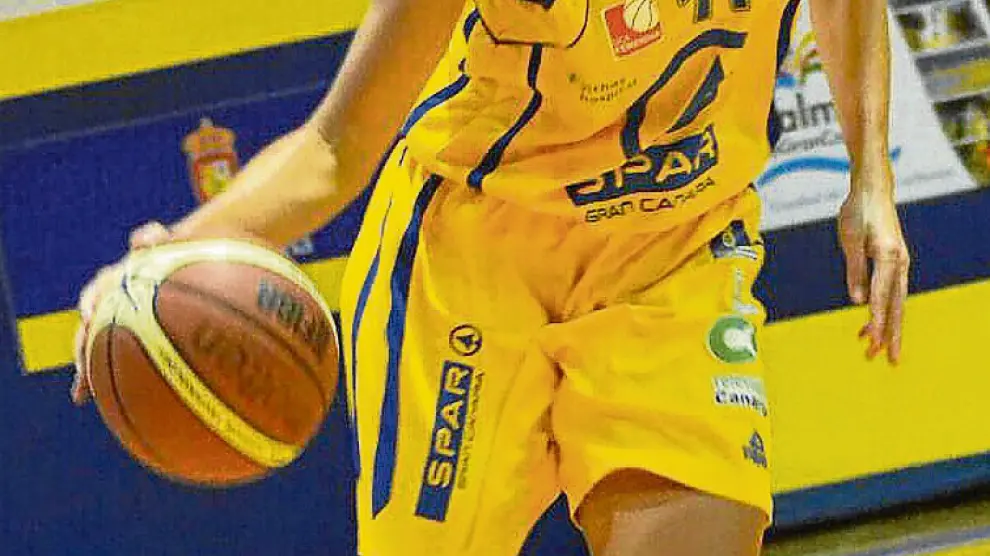 Estela Royo, durante un partido con el Spar Gran Canaria.
