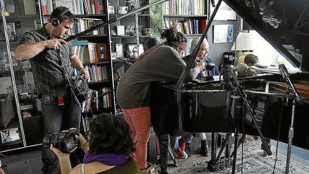 Un momento del rodaje del documental 'El hombre y la música', dirigido por Laura Sipán.