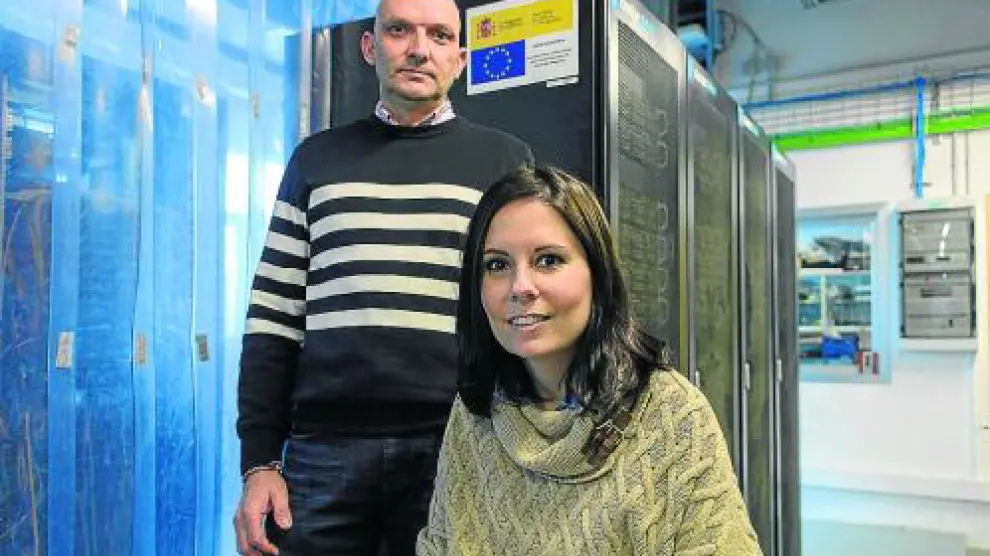 David Íñiguez y Elisa Cauhe, del Bifi (Biocomputación y Física de Sistemas Complejos).
