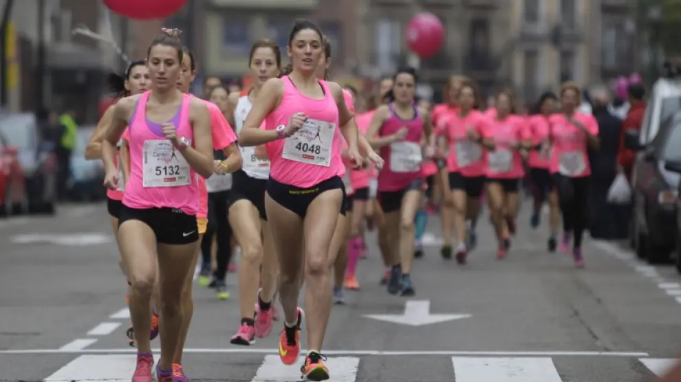 Una imagen de la carrera de la mujer, en Zaragoza.