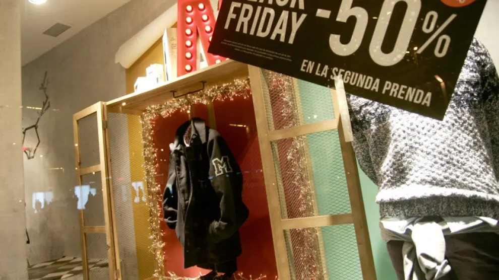 El 'Black Friday' arranca en los comercios zaragozanos