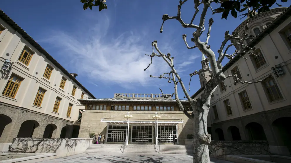 El edificio Pignatelli, sede del Gobierno de Aragón en el paseo de María Agustín.