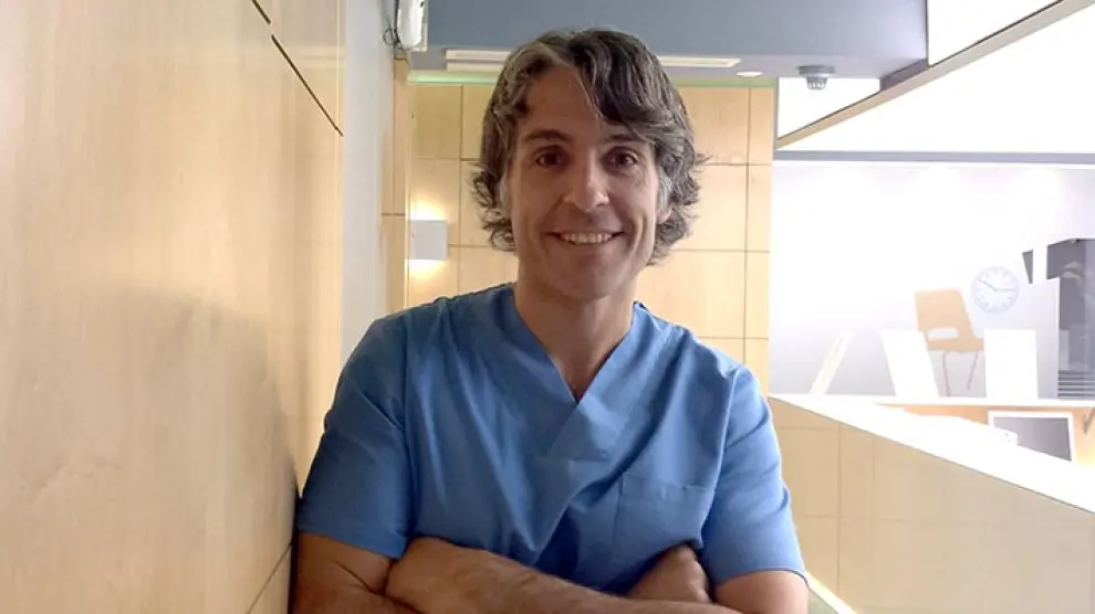 El Dr. Jesús Chicón, especialista de la clínica zaragozana Salutae.