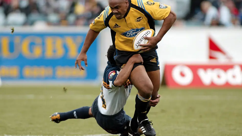 El jugador de rugby Lomu, en 2002