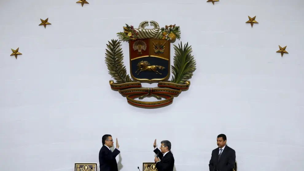 Juramento del nuevo presidente del Parlamento venezolano, este martes.