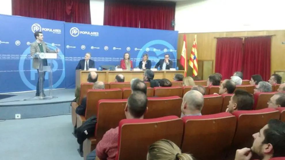 Casado interviene en la Junta Directiva del PP de Teruel.