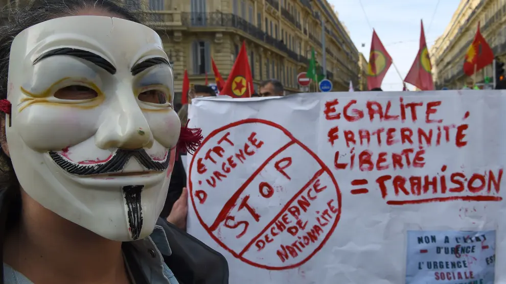 Manifestaciones en Francia para pedir el fin del estado de emergencia