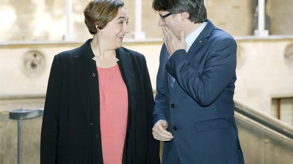 Puigdemont se reune con Ada Colau