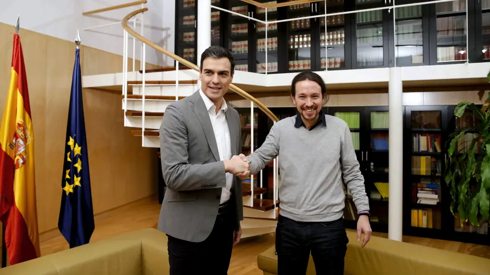 Pedro Sánchez y Pablo Iglesias, en una reunión el pasado febrero.