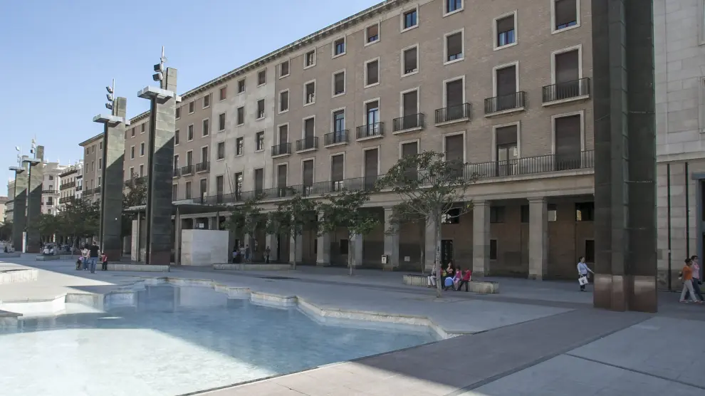 Edificio que albergaba los juzgados en la plaza del Pilar.
