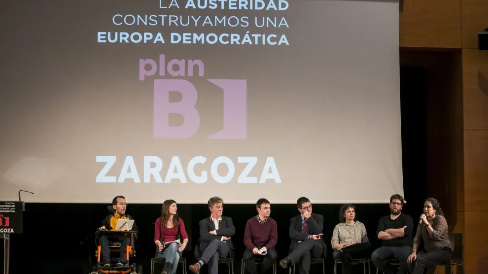 Miguel Urbán ha participado en un acto en Zaragoza para explicar el plan de Podemos para una Europa más justa