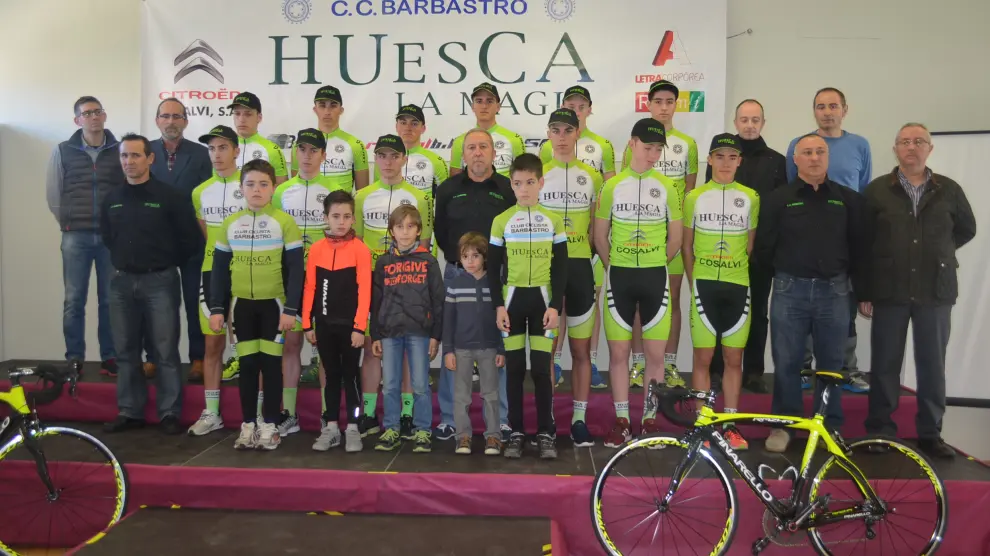 Presentación del equipo júnior del Huesca La Magia
