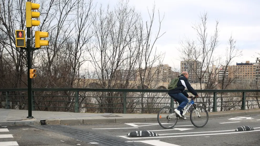 Nuevo tramo de carril bici de Avenida Puente del Pilar